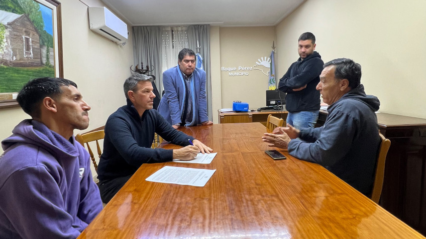 EL MUNICIPIO CEDE LA CANCHA DE FÚTBOL 11 PARA LA REALIZACIÓN DE UN TORNEO EL MUNICIPIO CEDE LA CANCHA DE FÚTBOL 11 PARA LA REALIZACIÓN DE UN TORNEO